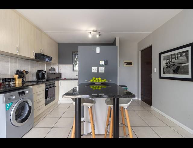 2 BEDROOM APARTMENT SOLD IN BURGUNDY ESTATE